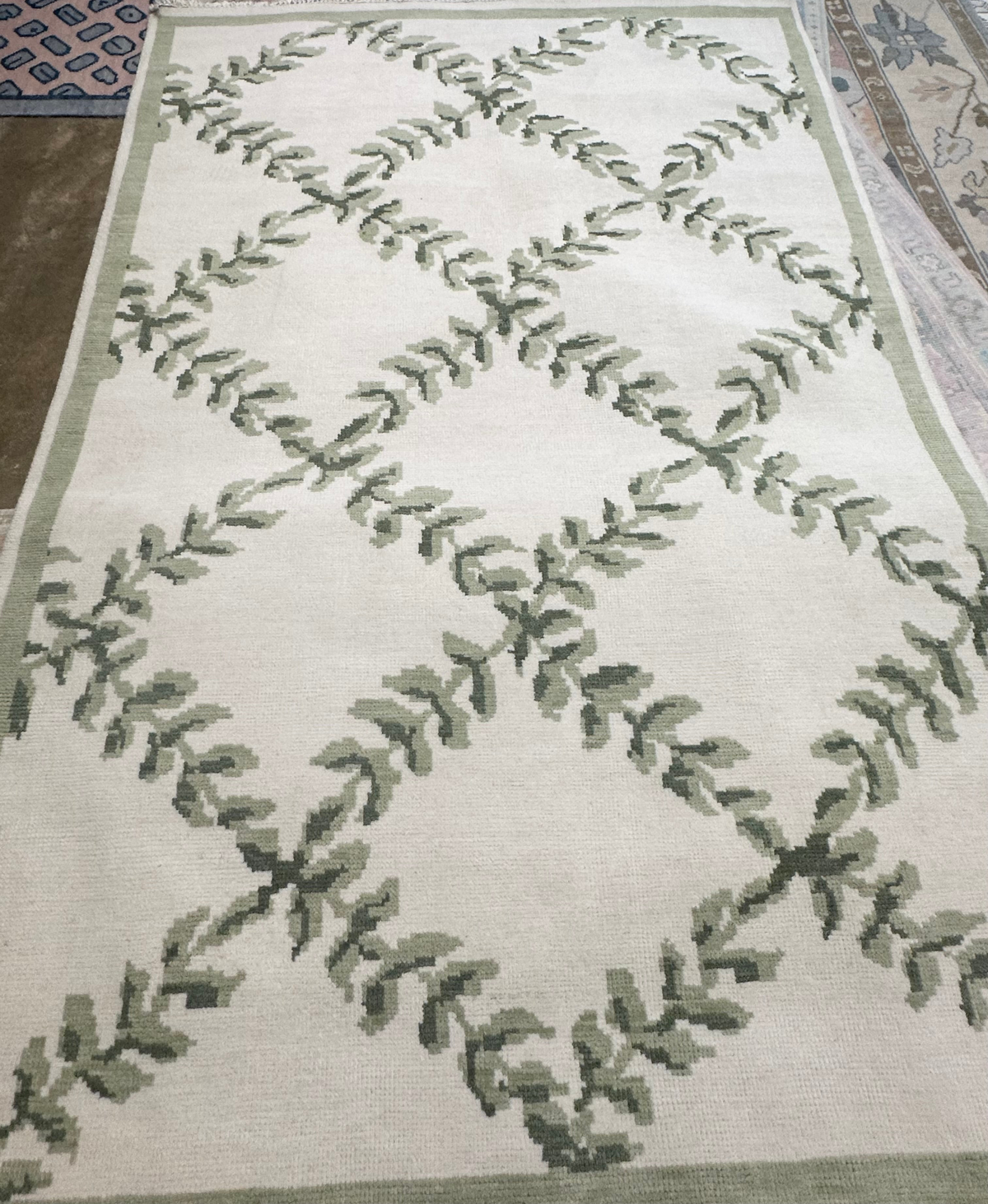 Laurel Canyon Green Hand-Knotted Wool Rug