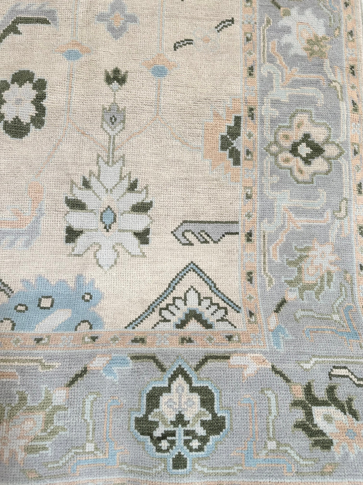 Inverness Sand/Tan Modern Oushak Rug