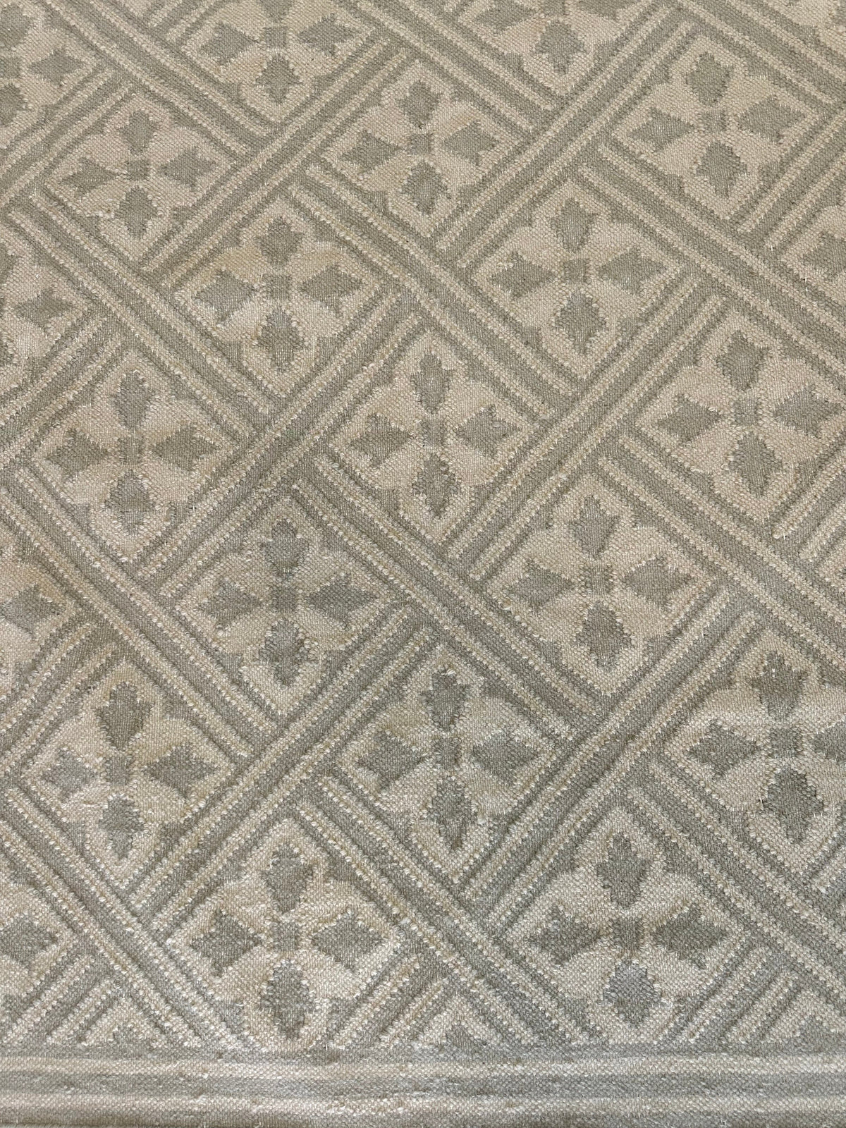 Lois Flatweave Wool Rug