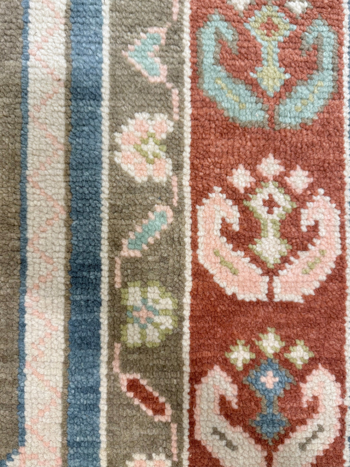 Charlotte Modern Oushak Rug