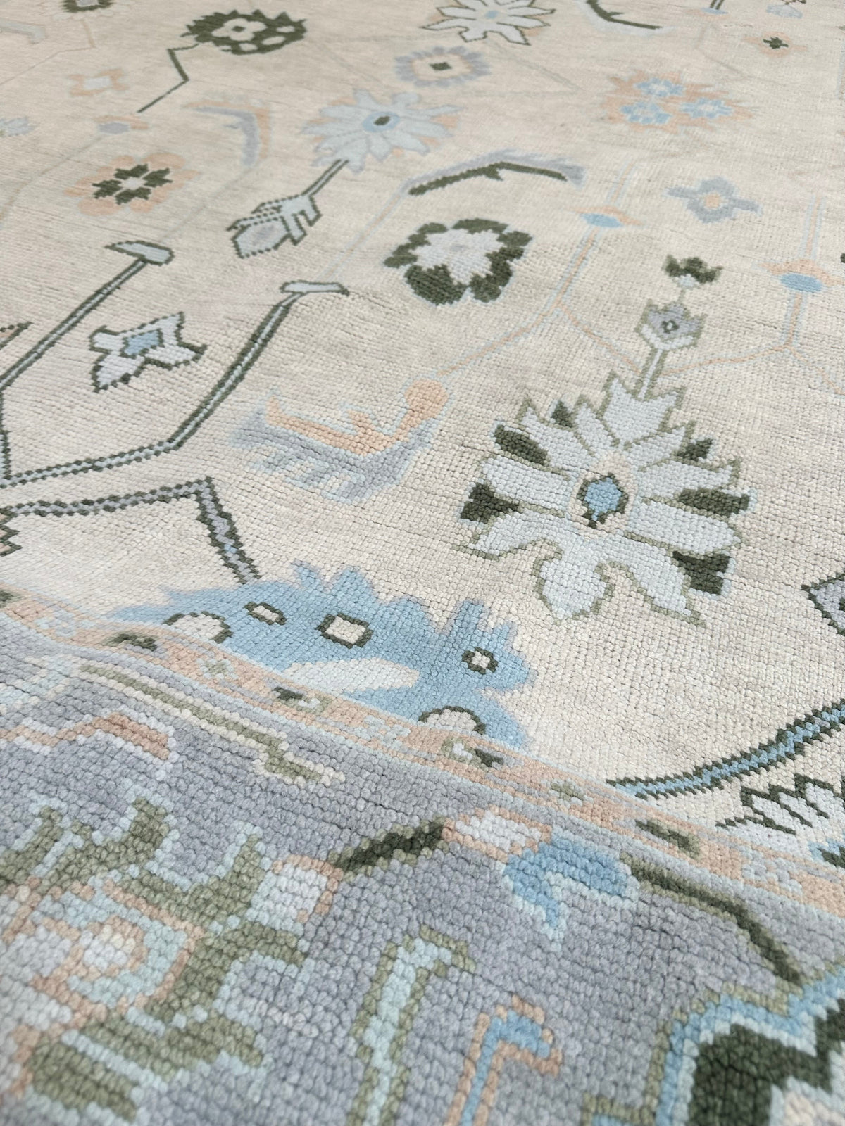 Inverness Sand/Tan Modern Oushak Rug