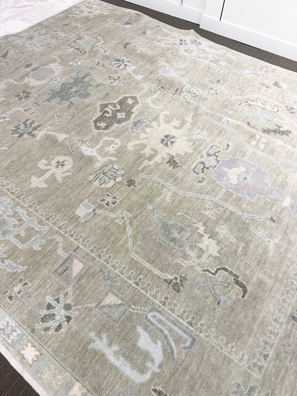 Santa Fe Neutral Green Antique Wash Modern Oushak
