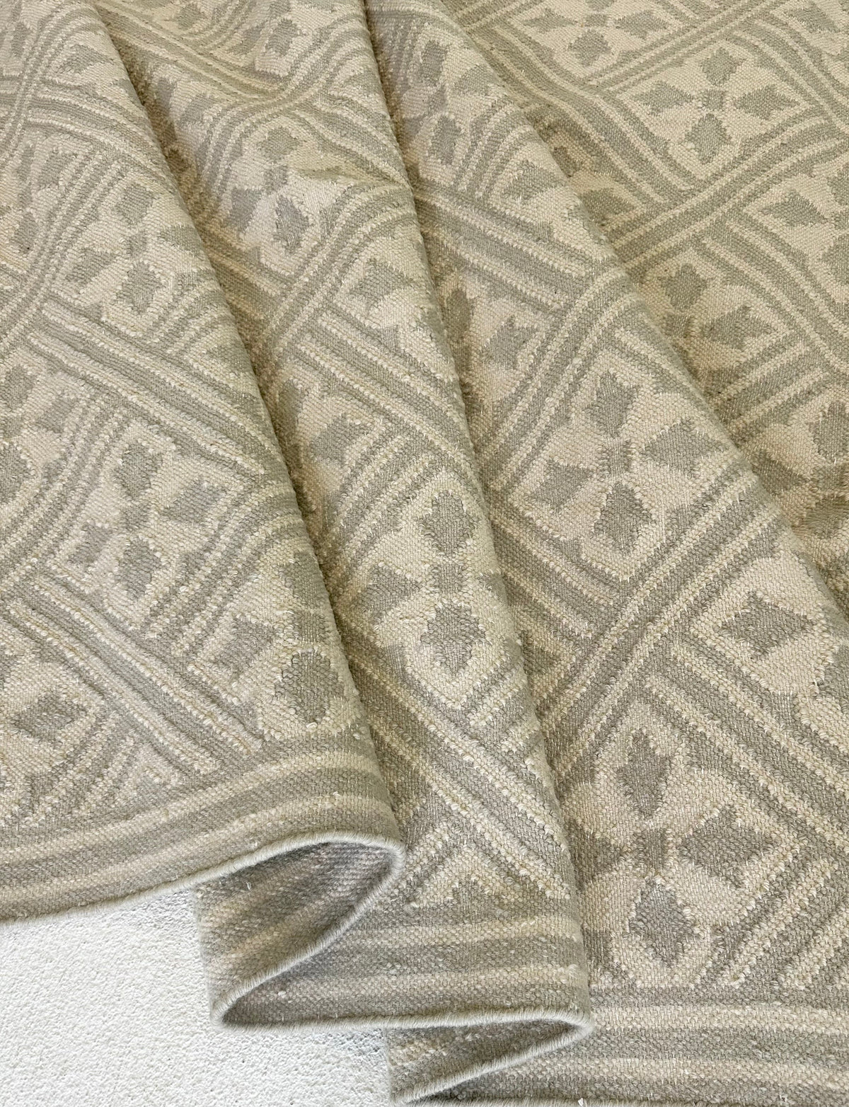Lois Flatweave Wool Rug