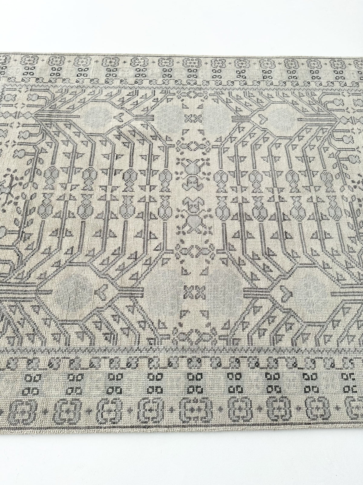 Casablanca Neutral Hand-Knotted Wool Rug