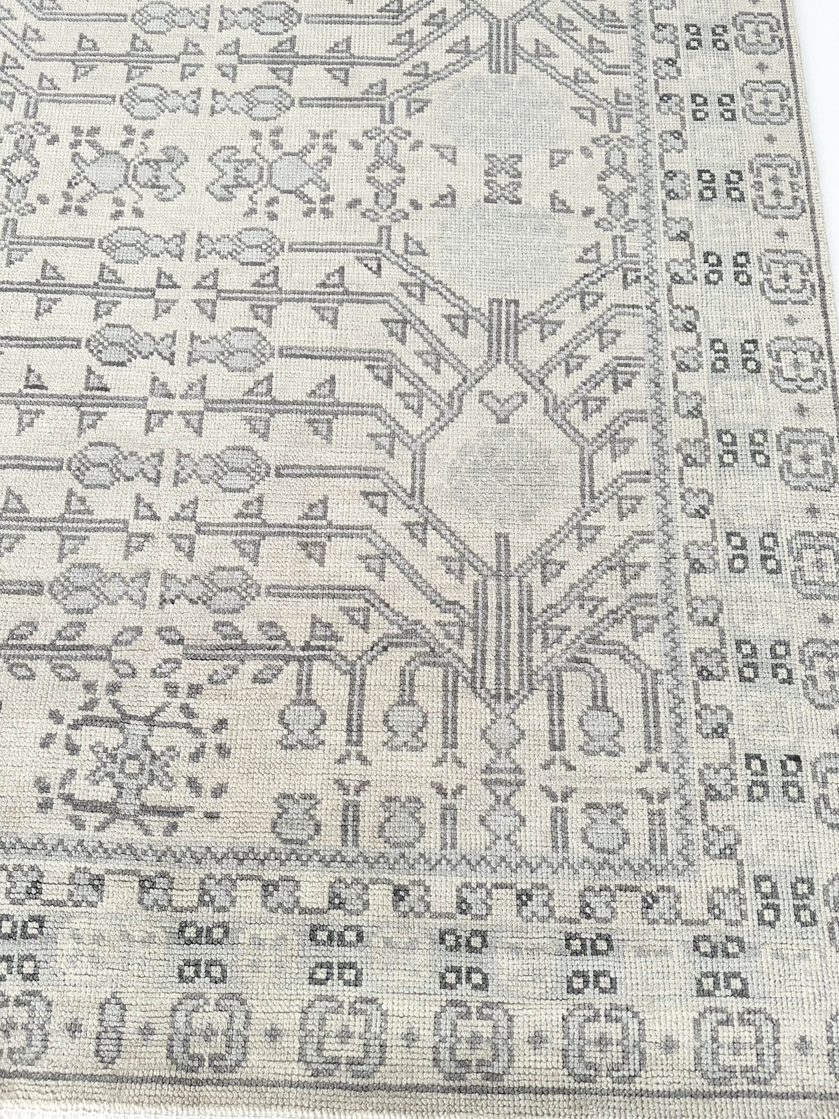 Casablanca Neutral Hand-Knotted Wool Rug