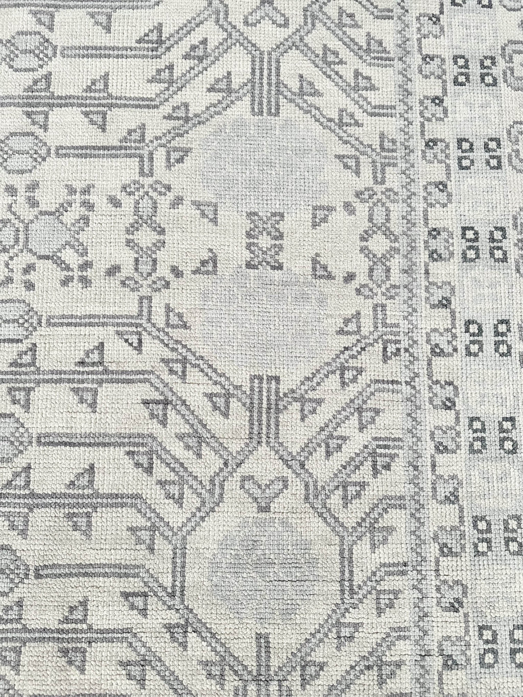 Casablanca Neutral Hand-Knotted Wool Rug
