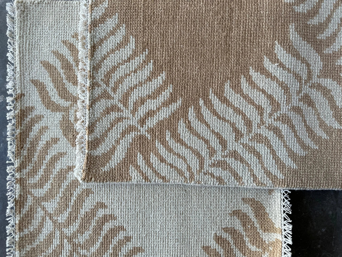 Ivy • Cream on Brown