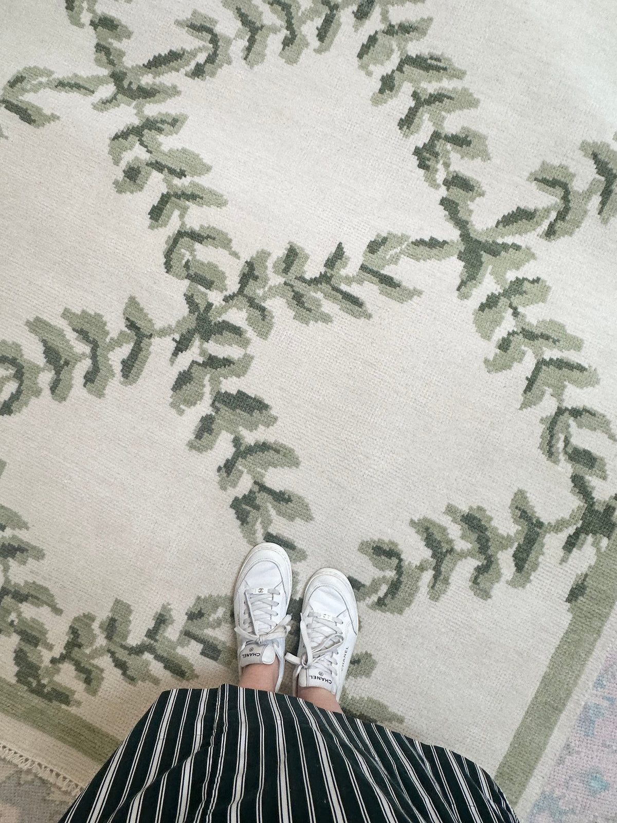 Laurel Canyon Green Hand-Knotted Wool Rug