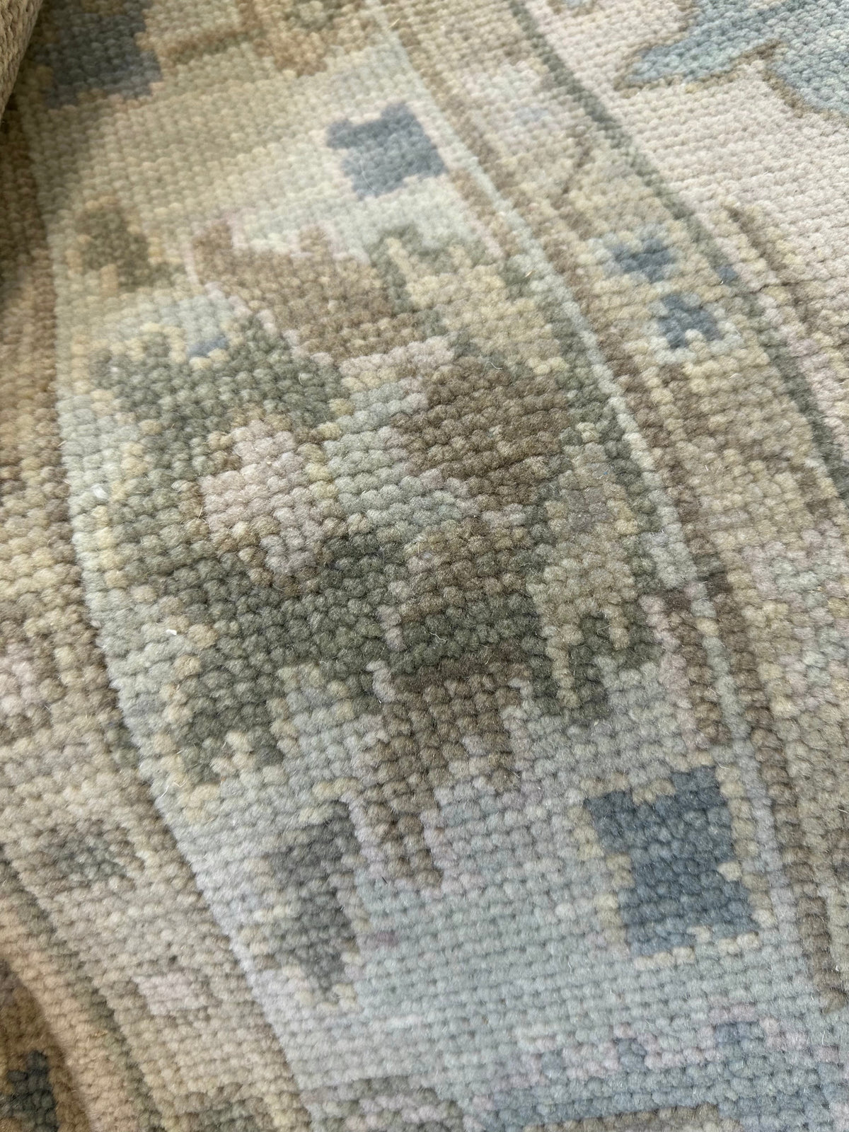 Evangeline Modern Oushak Rug