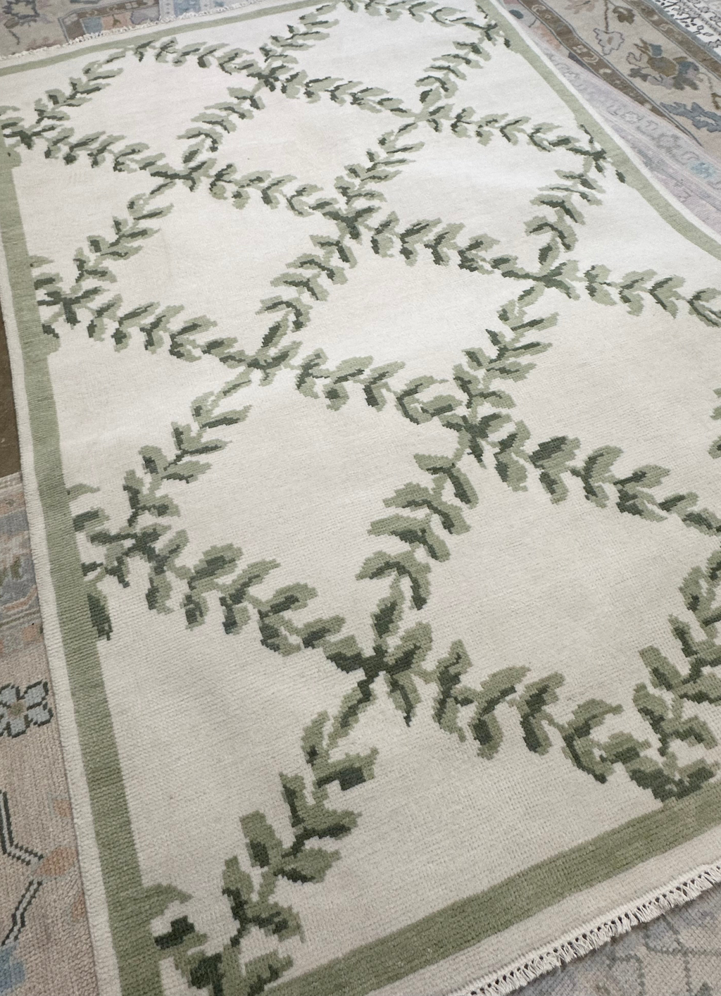 Laurel Canyon Green Hand-Knotted Wool Rug