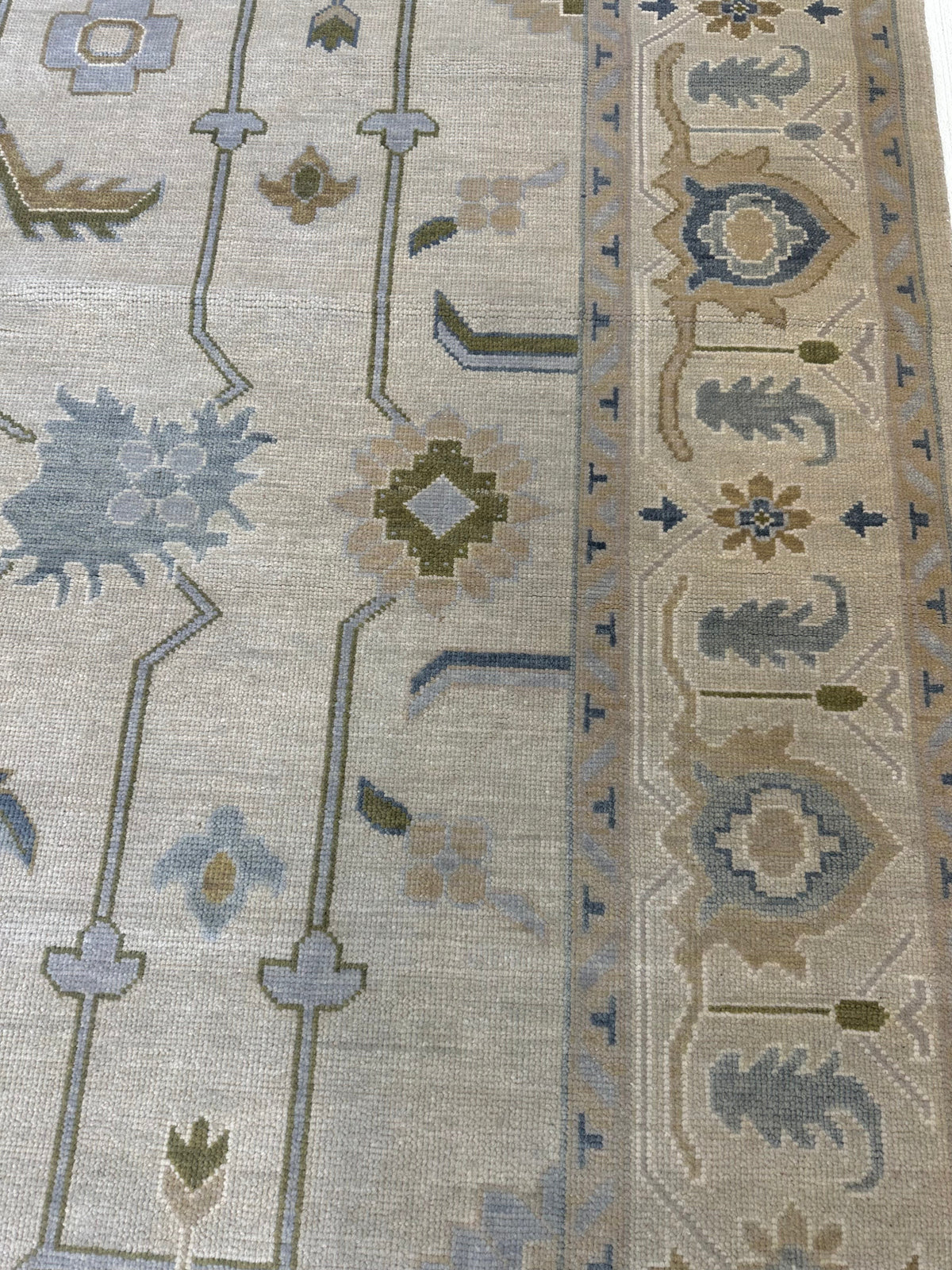 Emmaline Modern Oushak Rug