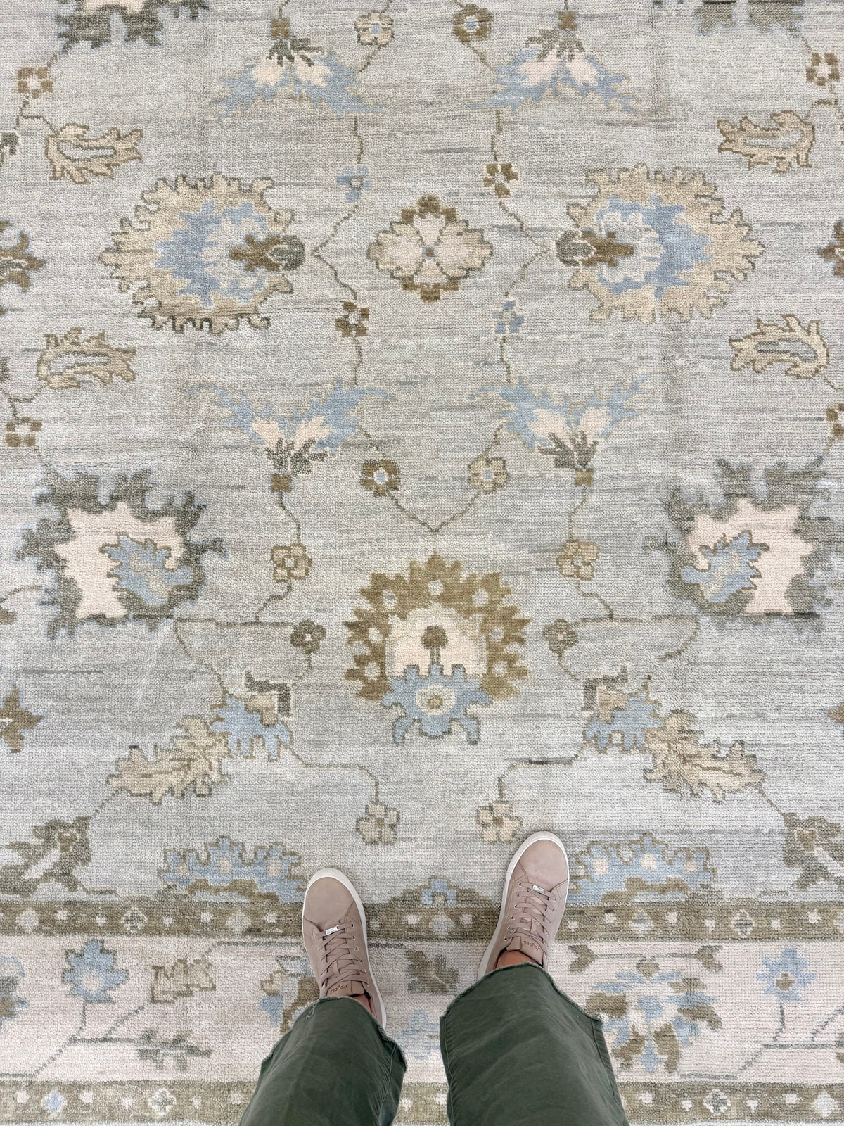 Lillian Modern Oushak Rug
