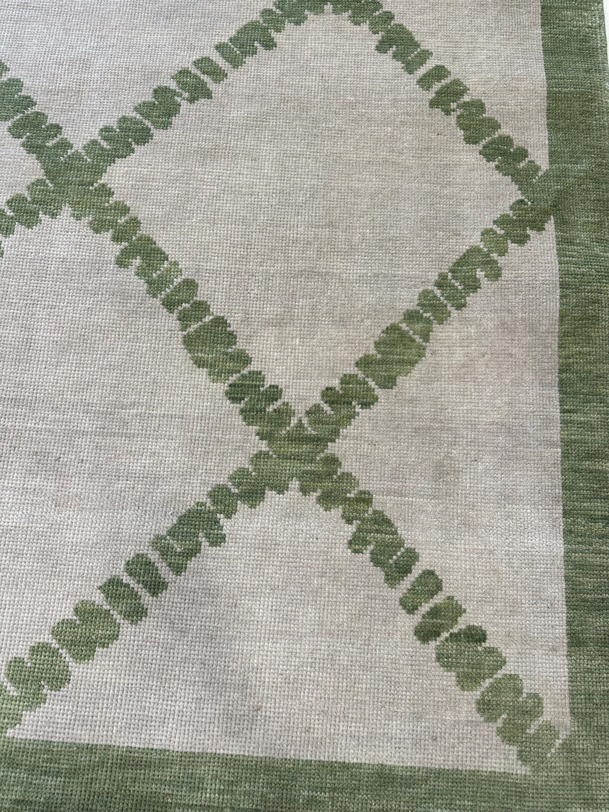 Lynn Modern Oushak Rug